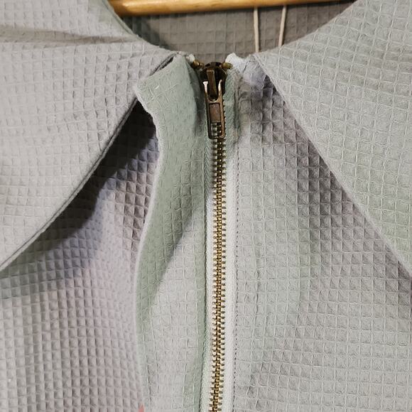 Roolee Women's Sage Green Cape Jacket Size Med Full Zip Ripstop Earth Tone NWT - Picture 5 of 13